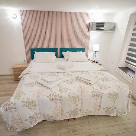 Apartmani Aleksandra U Centru Grada Kragujevac Exterior photo