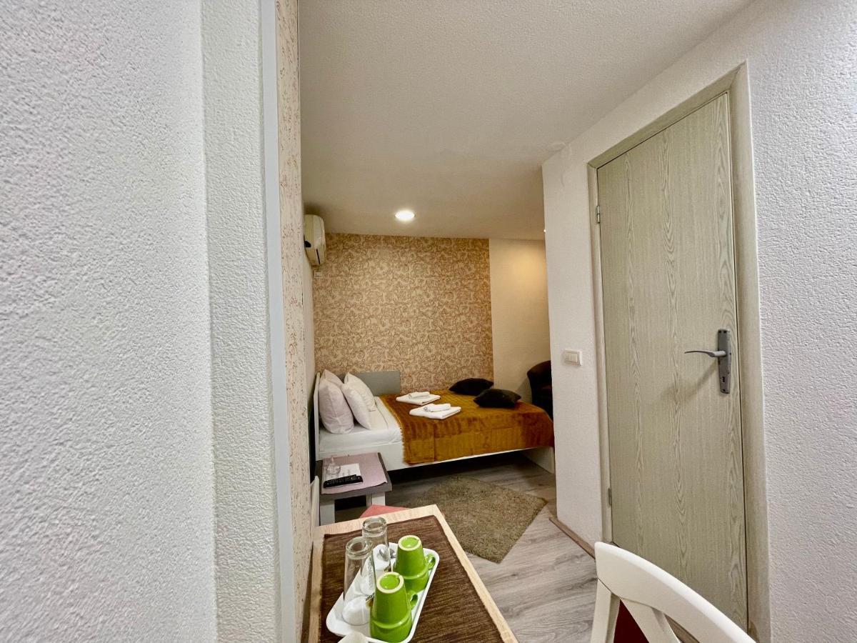 Apartmani Aleksandra U Centru Grada Kragujevac Exterior photo