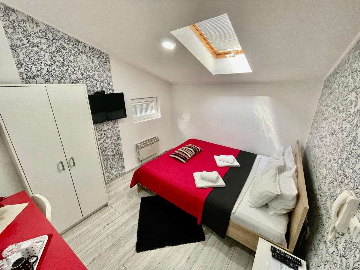 Apartmani Aleksandra U Centru Grada Kragujevac Exterior photo