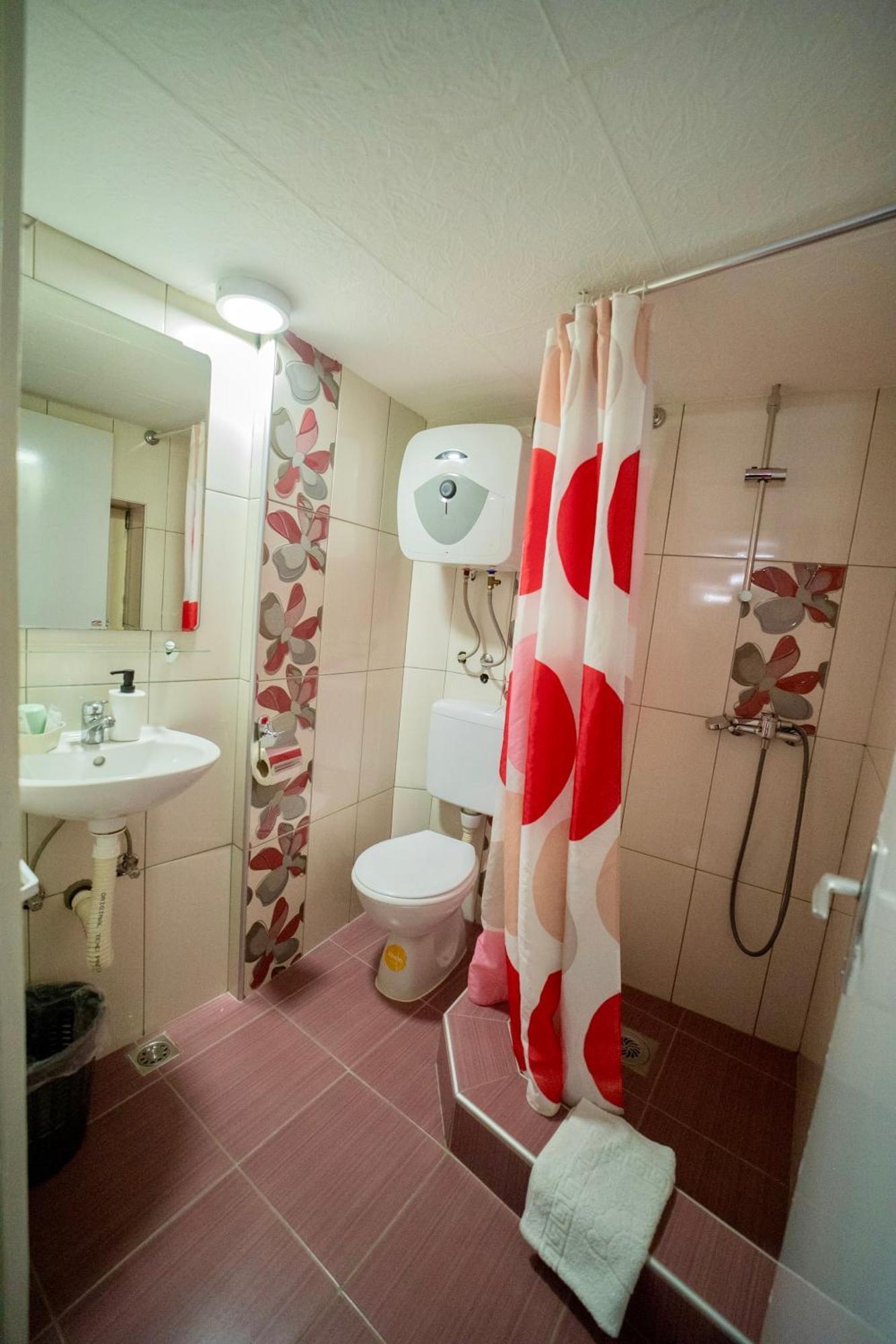 Apartmani Aleksandra U Centru Grada Kragujevac Exterior photo