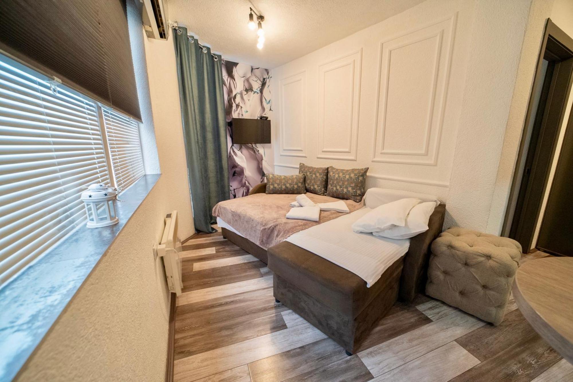 Apartmani Aleksandra U Centru Grada Kragujevac Exterior photo