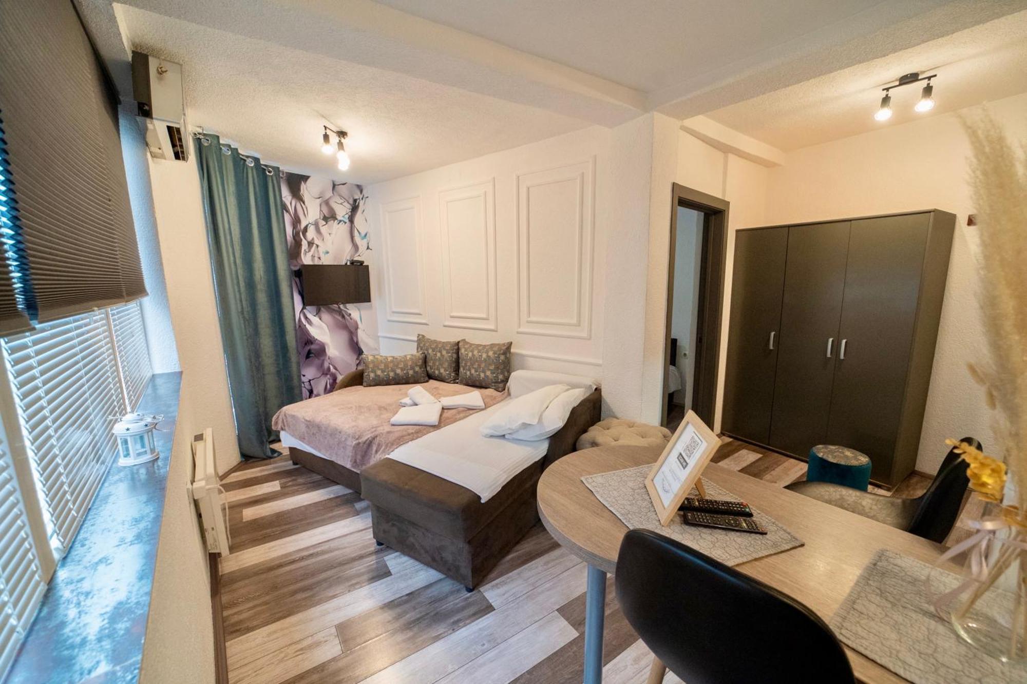 Apartmani Aleksandra U Centru Grada Kragujevac Exterior photo