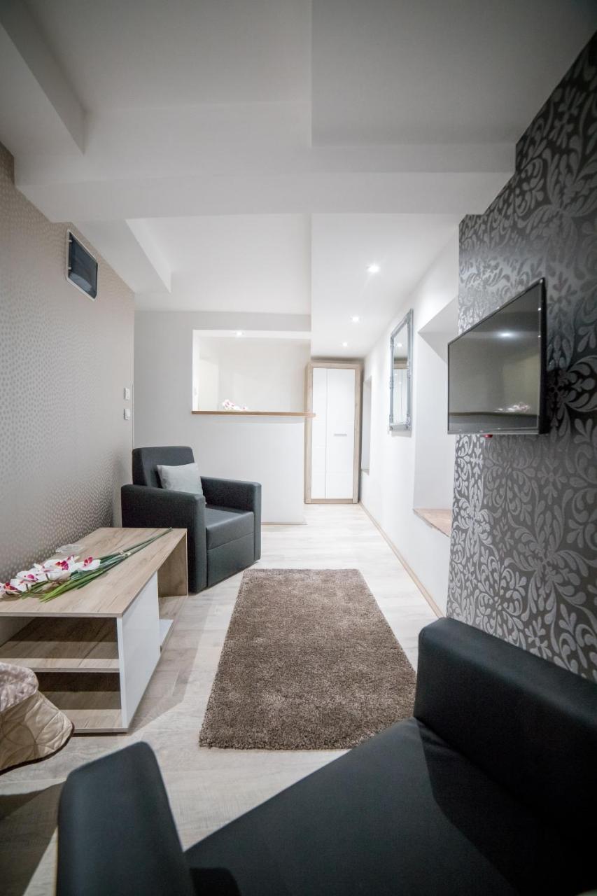 Apartmani Aleksandra U Centru Grada Kragujevac Exterior photo